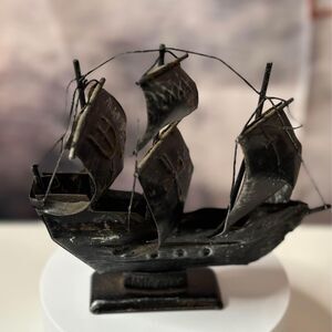 Metal Santa Maria ship sculpture